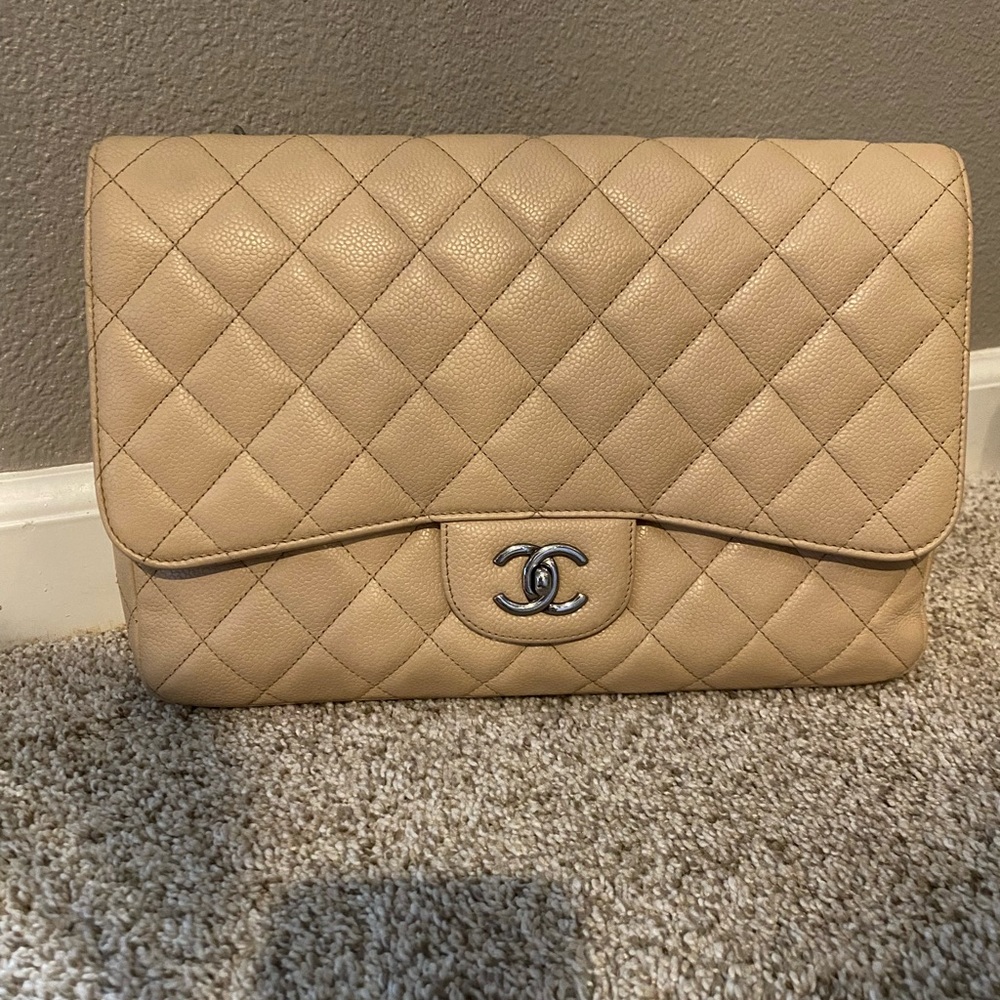 💖sold💖Chanel single flap caviar beige jumbo preowned